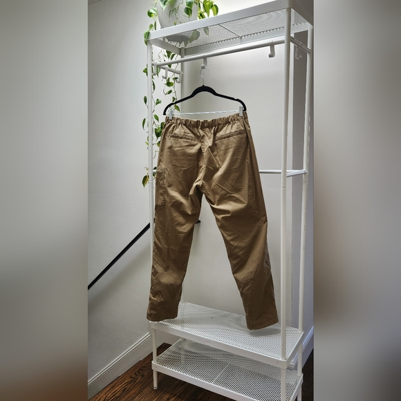 Uniqlo Men's Cargo Pants in Tan - Picture 2 of 10
